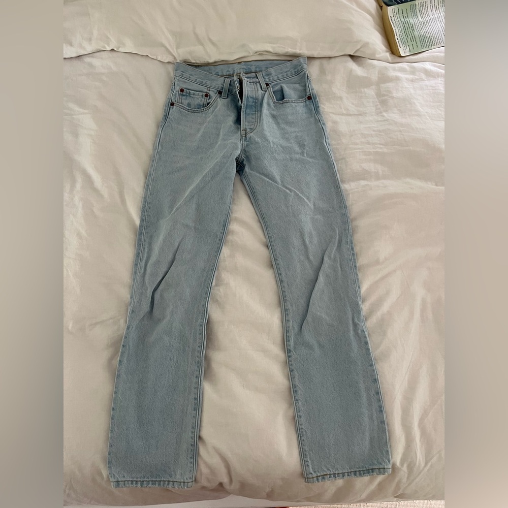 Levi’s 501 original fit light wash women’s jeans